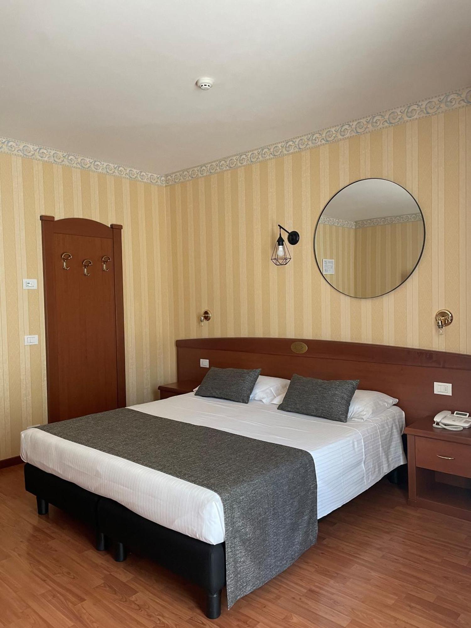Hotel Al Sole Bardolino Szoba fotó