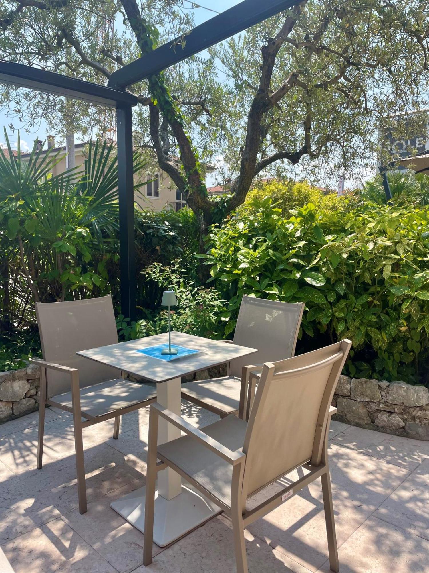 Hotel Al Sole Bardolino Kültér fotó