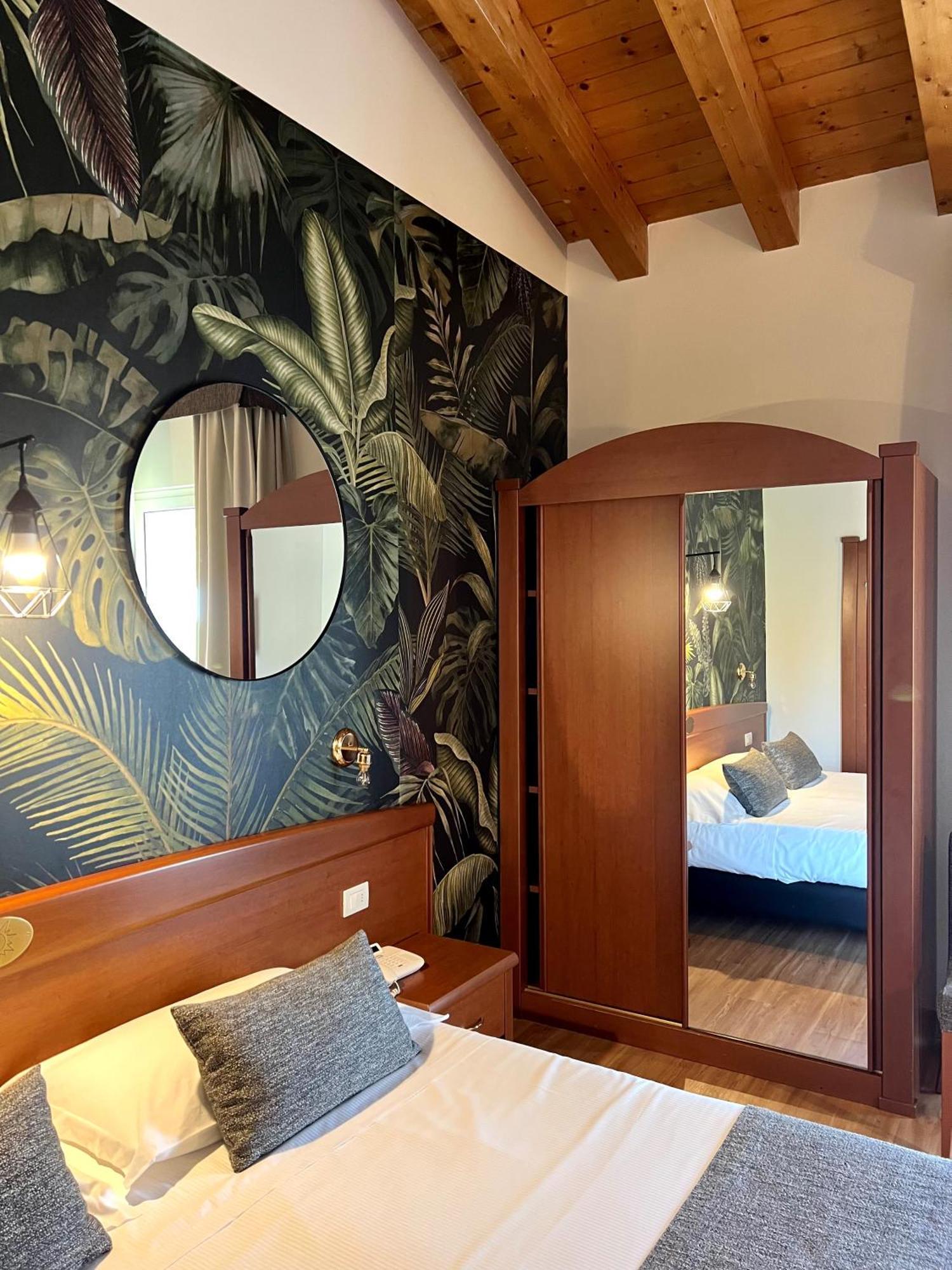 Hotel Al Sole Bardolino Kültér fotó